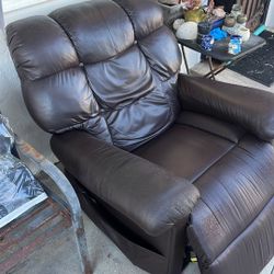 Reclining Chair Is Used But Remote Doesn’t Work. That’s Why Selling It For Cheap.