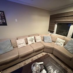 Sectional- Raymour And Flanagan 