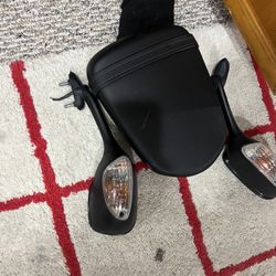 Gsxr 600 Oem Mirrors & Back Seat Cover