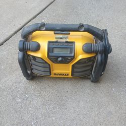 DeWalt Work Radio And Charger
