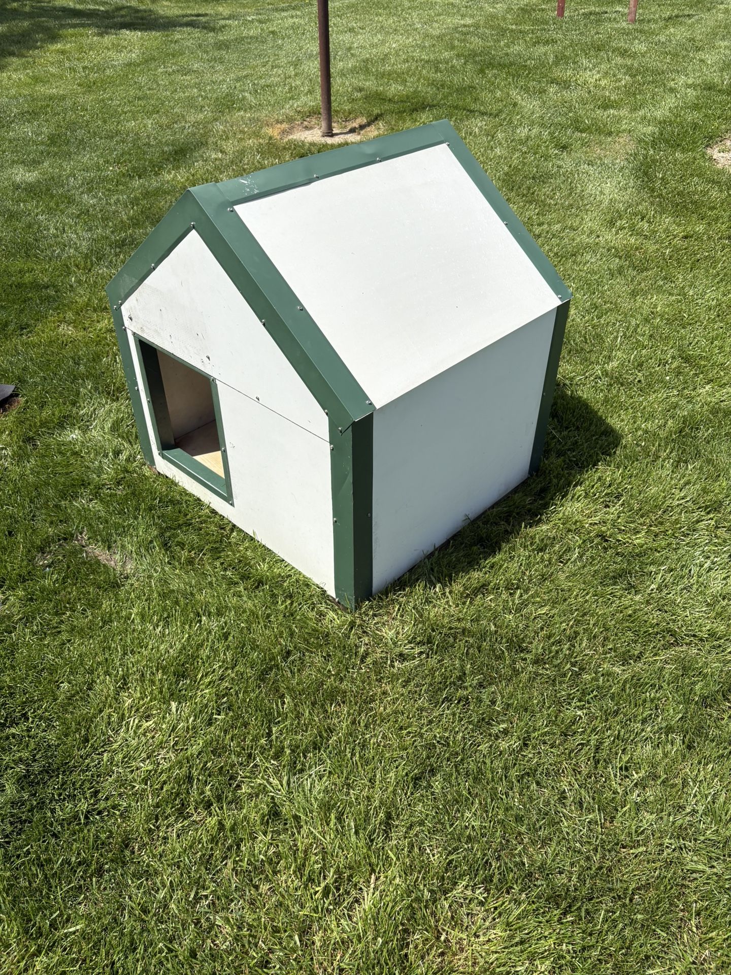 Dog House For 10 To 70 Lb Dog