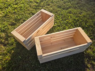 2 cedar planter boxes