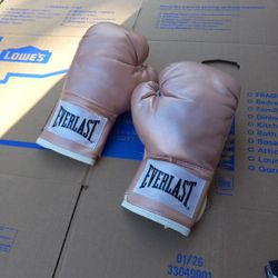 12 Onces Pink Boxing Gloves