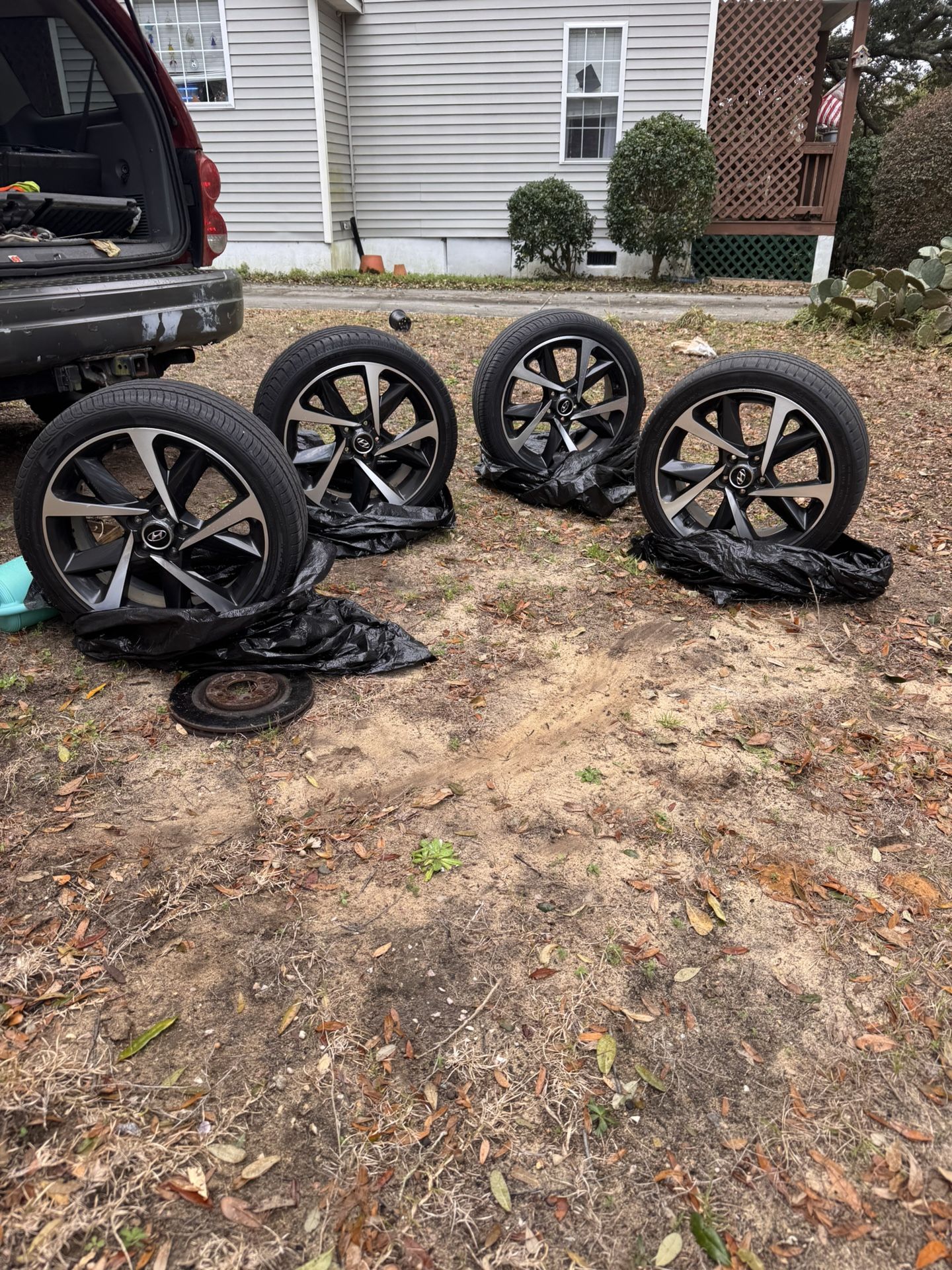4 19 inch 2021 Hyundai Sonata rims aluminum wheels with 3 quarter inch tread tires