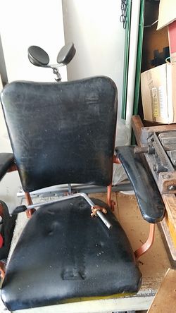 Barber chair dentist chair