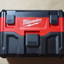Milwaukee M18 Shop Vacuum 