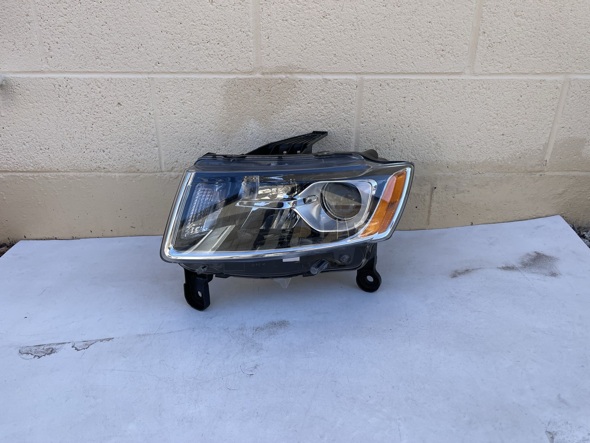 Jeep Grand Cherokee Headlight 2016 - 2021, Jeep Grand Cherokee Headlamp, Driver Side light 