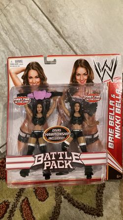 WWE Brie Bella & Nikki Bella Battle Pack Figures