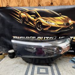 Ford explorer LEFT USED OEM HEADLIGHT (2020-2024)