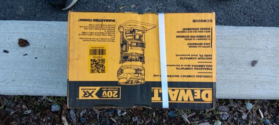 20v DeWalt cordless compact router