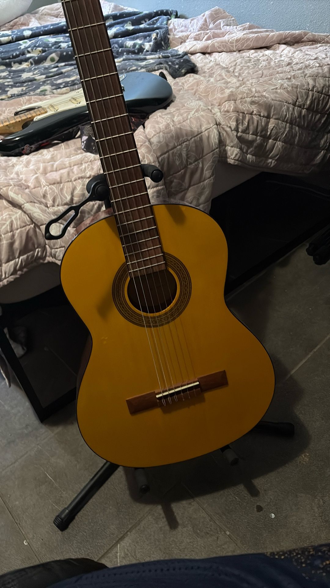 Lucero Classical Guitar
