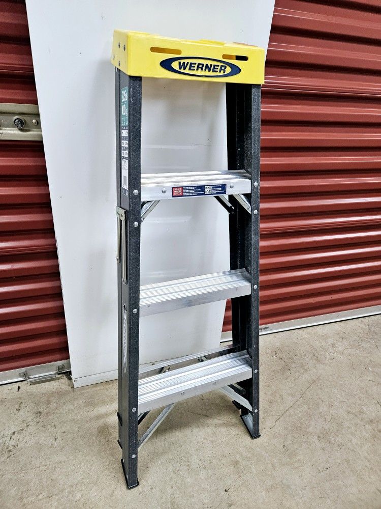 4-ft Fiberglass Type 2- 225-lb Load Capacity Step Ladder