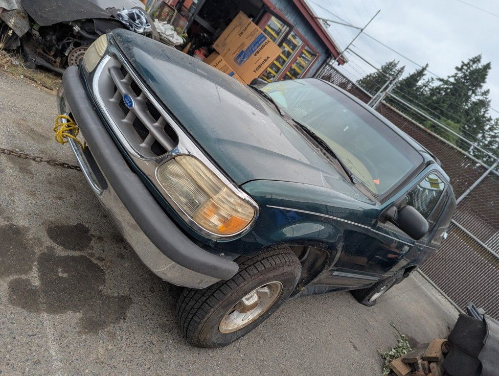 Parting Out 1996 Ford Explorer Parts