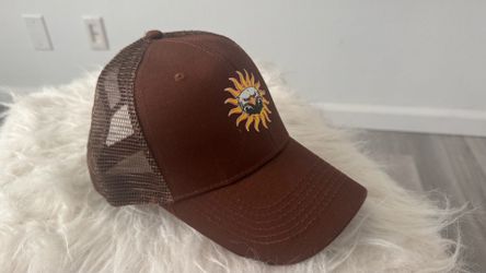Brandnew means cap 🧢. Retail value $59