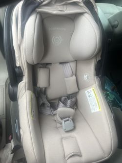NEW UPPABABY MESA V3 DECLAN CAR SEAT AND BASE