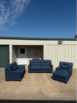 Blue Sofa Loveseat & Oversized Chair Set $150 With Delivery!