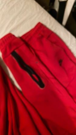 Nike tech red