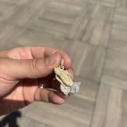 14k Praying Hands Pendant Natural VS1 1ct Diamond