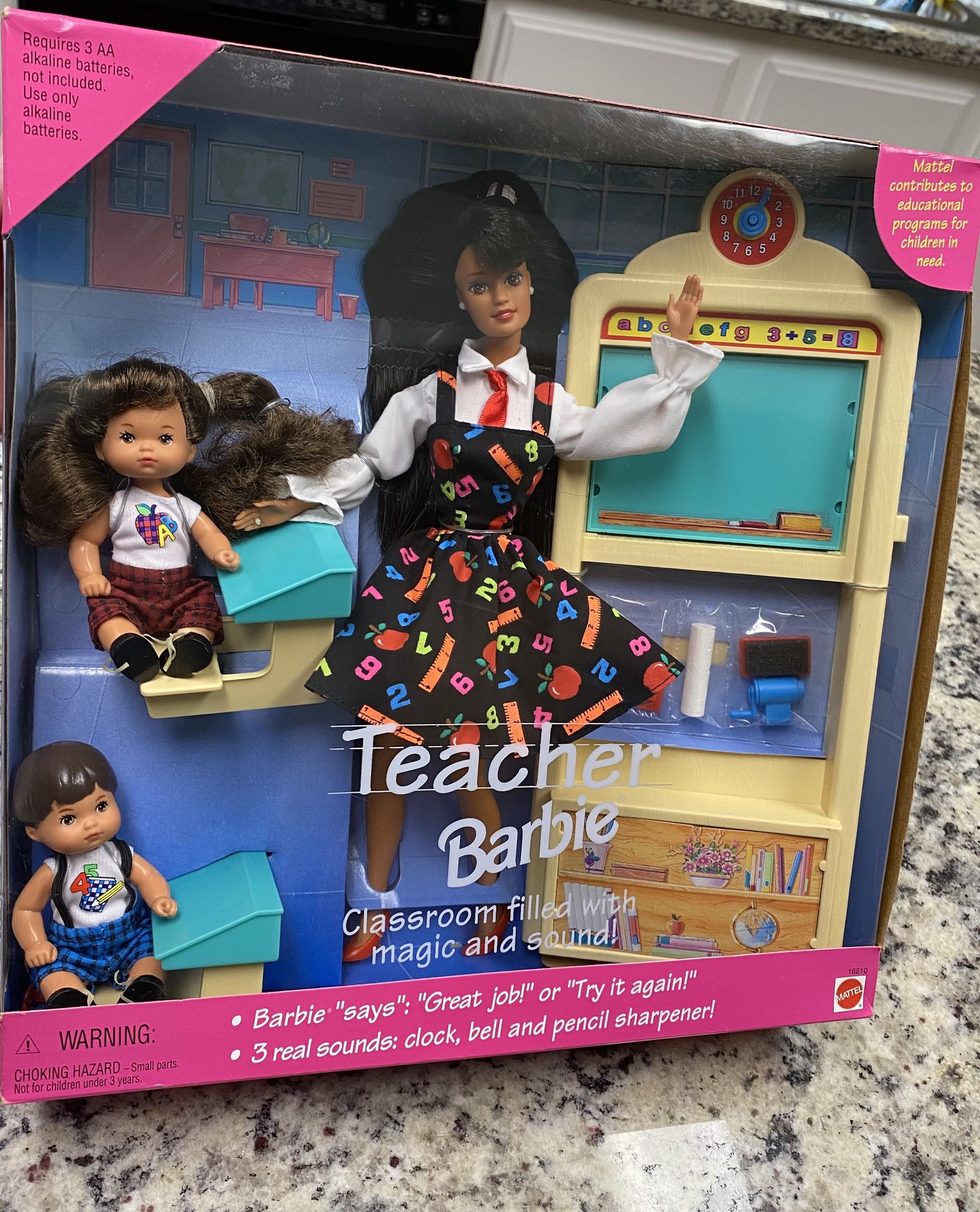 NIB, Vintage Mattel 1995 Teacher Barbie with 2 Students 