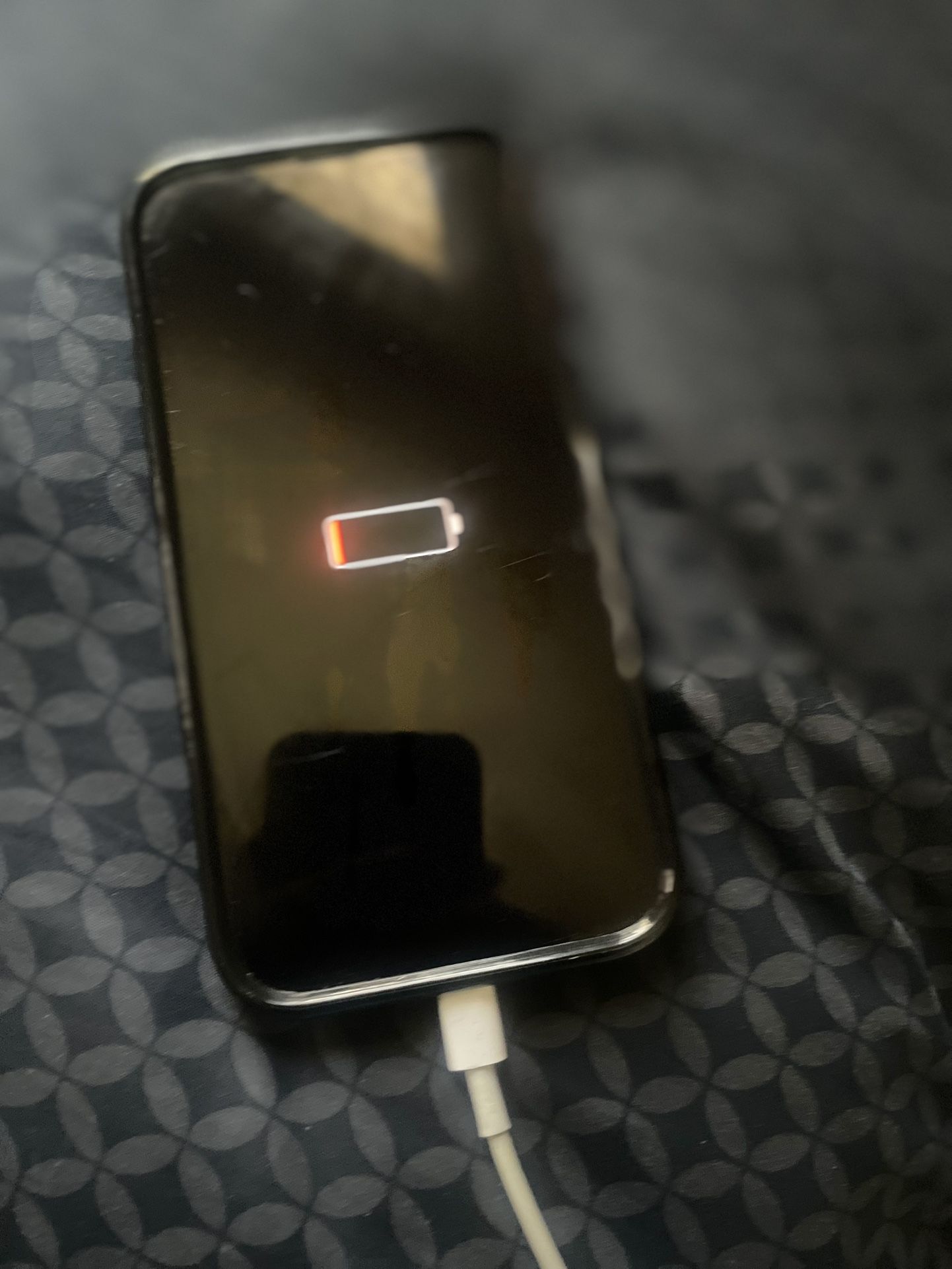 Iphone 13 Pro (icloud locked)