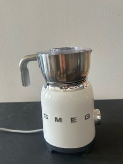 SMEG Milk Frother