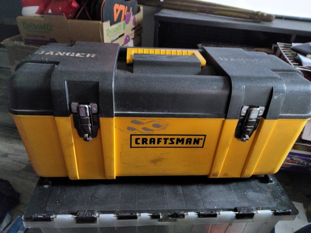 LARGE TOOL BOX 
