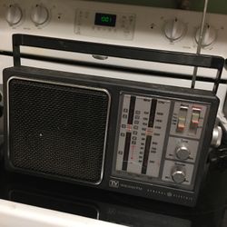 Plug In Am, Fm Portable Radio