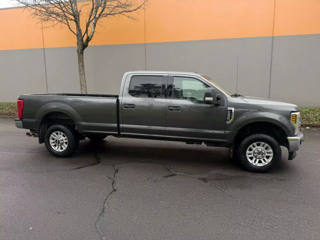 2018 Ford F350 Super Duty Crew Cab