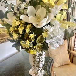 GORGEOUS  FLOWER ARRANGEMENT