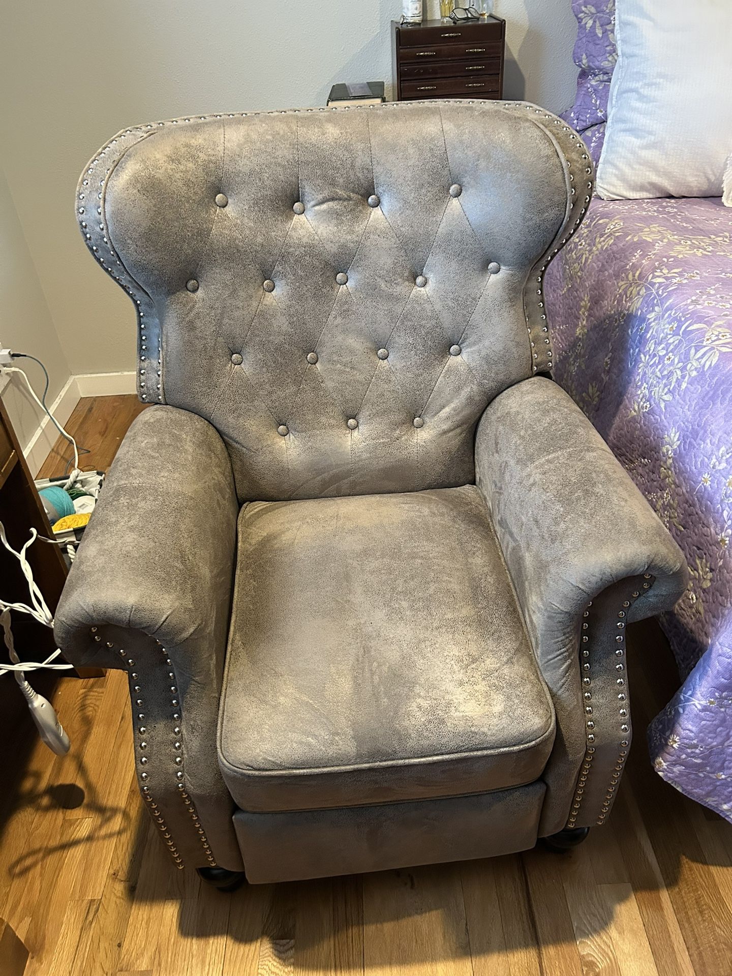 Wingback Recliner