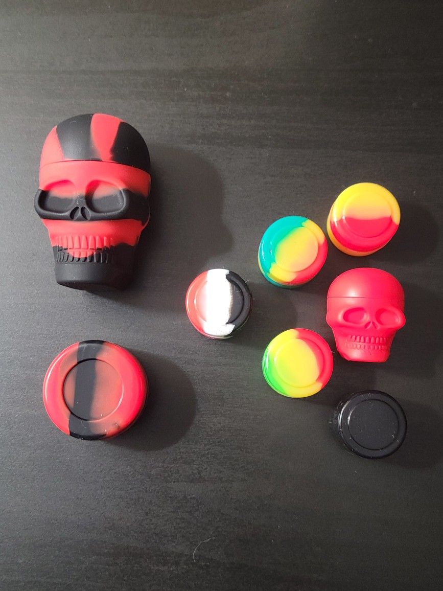 Red/Black 2pc + 6 Freebie Wax/Dab/Oil Silicone Storage Containers 