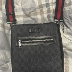 Gucci  Bag Broken Zipper 