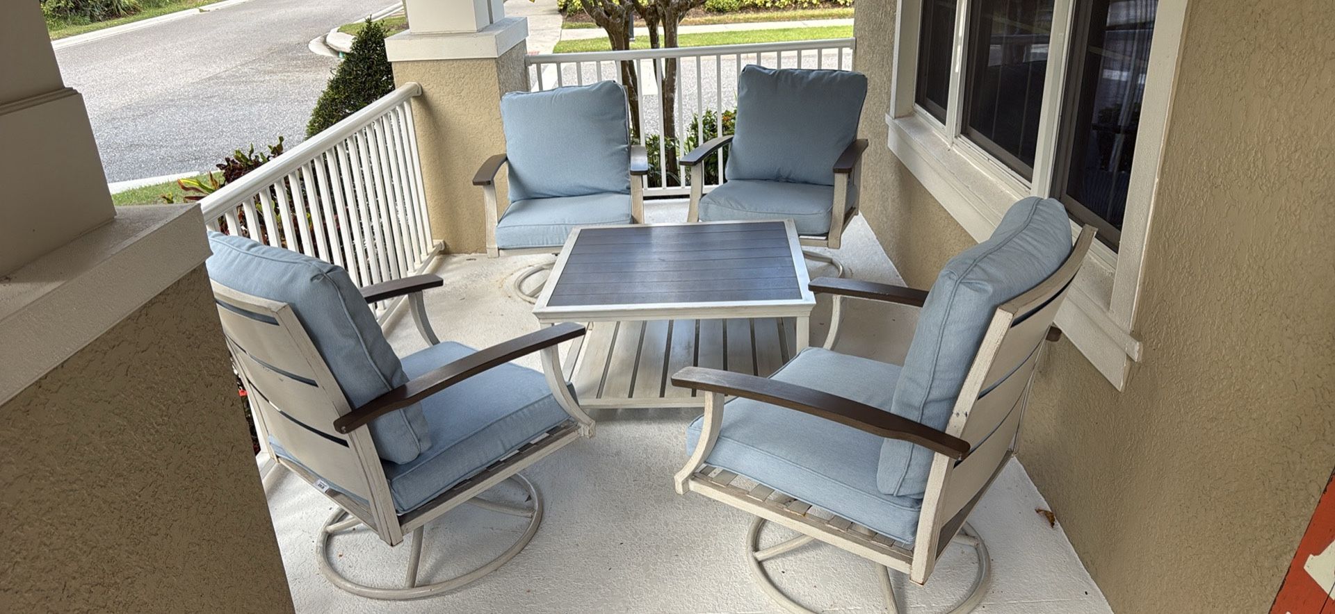 Hampton Bay Marina Point White Steel Outdoor Patio Set (5-Piece) **Great Condition