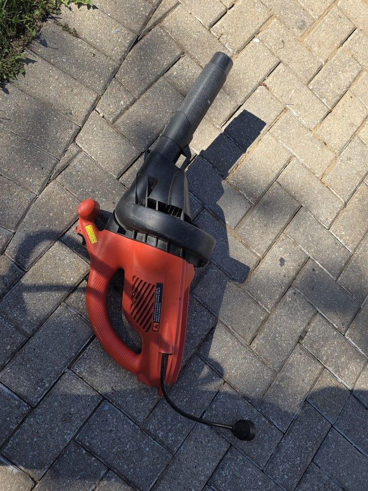 Leaf Blower