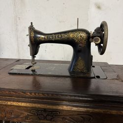1913 Singer Sewing