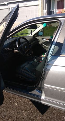 Parting out 2003 BMW 325i