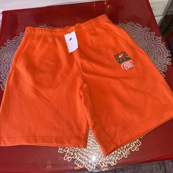 Nike Short Size L 