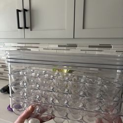 4 EGG STORAGE CONTAINERS WITH LIDS