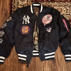 New York Yankees Reversible Bomber(Medium)  jacket (Alpha Industries) 