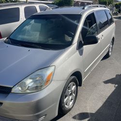 2004 Toyota Sienna
