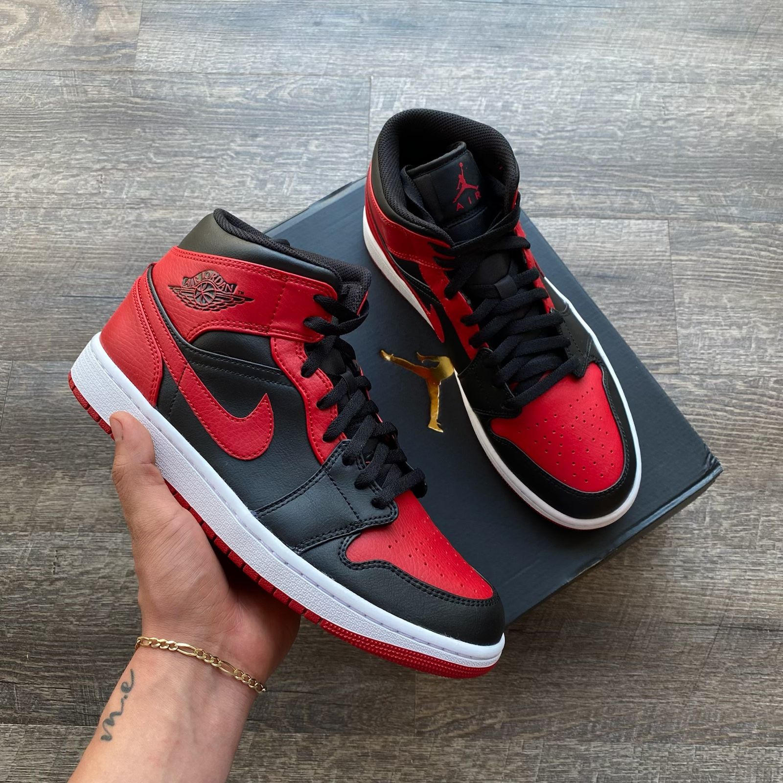 Jordan 1 Mid