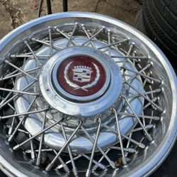 1994 And Earlier  Cadillac Spoke Hubcap