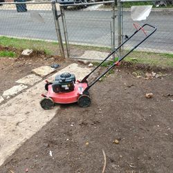 Lawn Mower (Works) (Just Need New Blade) 