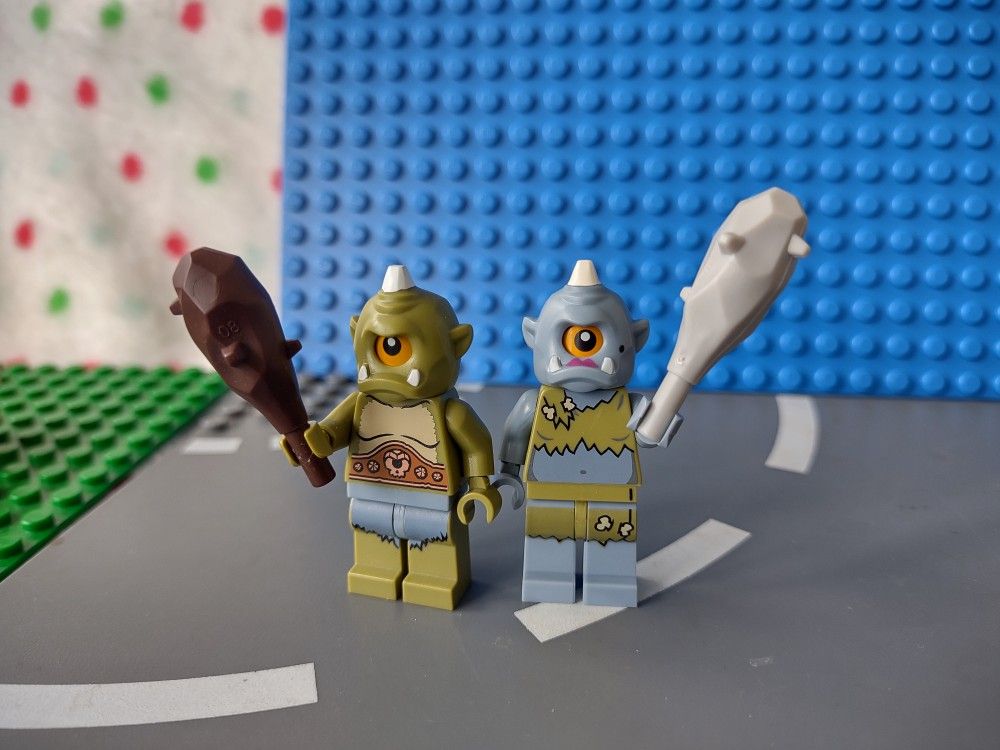 Lego Mr & Mrs Cyclops Caveman Set