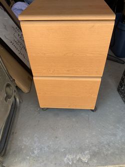 Reduced - 2 drawer wood file cabinet with folders