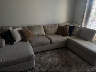Sectional Sofa & Area Rug - Good Condition (Needs Cleaning)