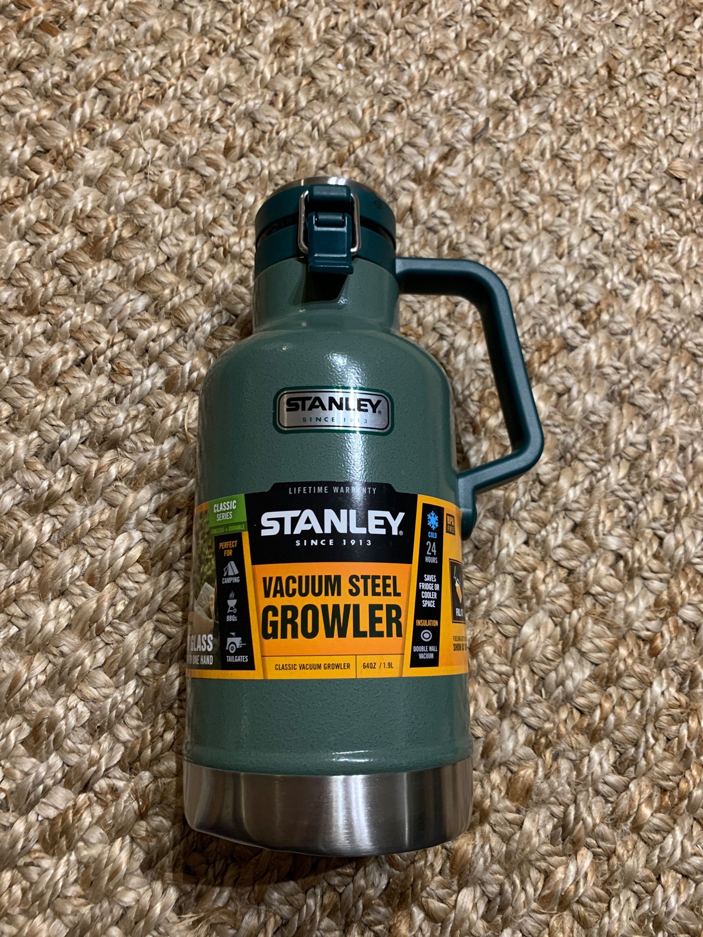 Stanley Vacuum Steel Growler 64 oz - camping - water bottle
