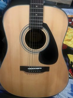 YAMAHA Acoustic Guitar
