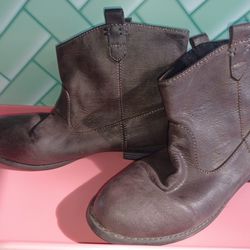 Womwns Size 6,low Boots," Old Navy"