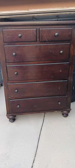 Dresser $35  see pics )Vea Fotos